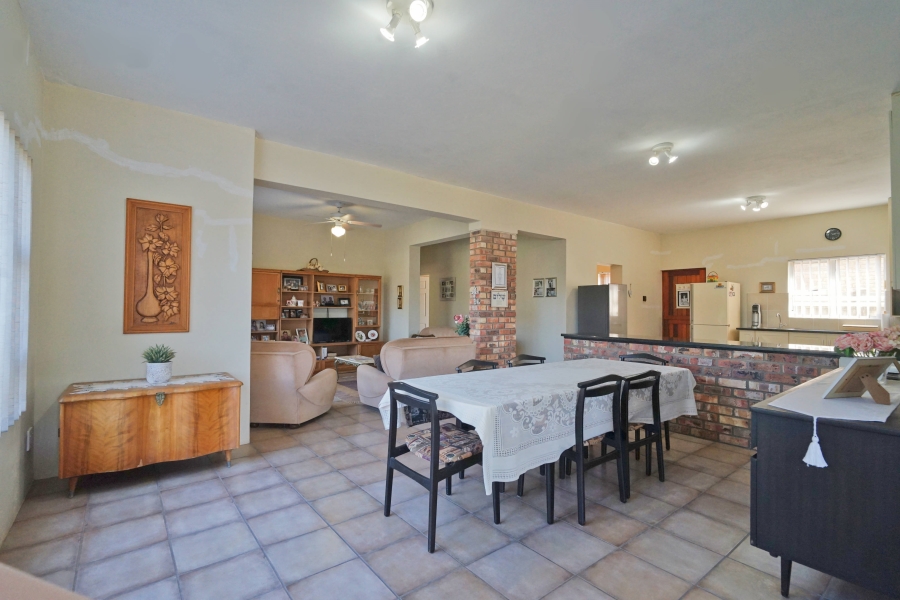 5 Bedroom Property for Sale in Seavale Eastern Cape